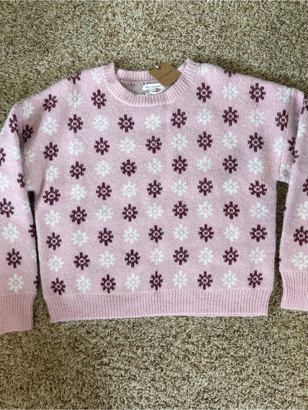 NWT Blu Pepper size large Pink Patterned Snowflake Ultra Soft Crewneck Sweater